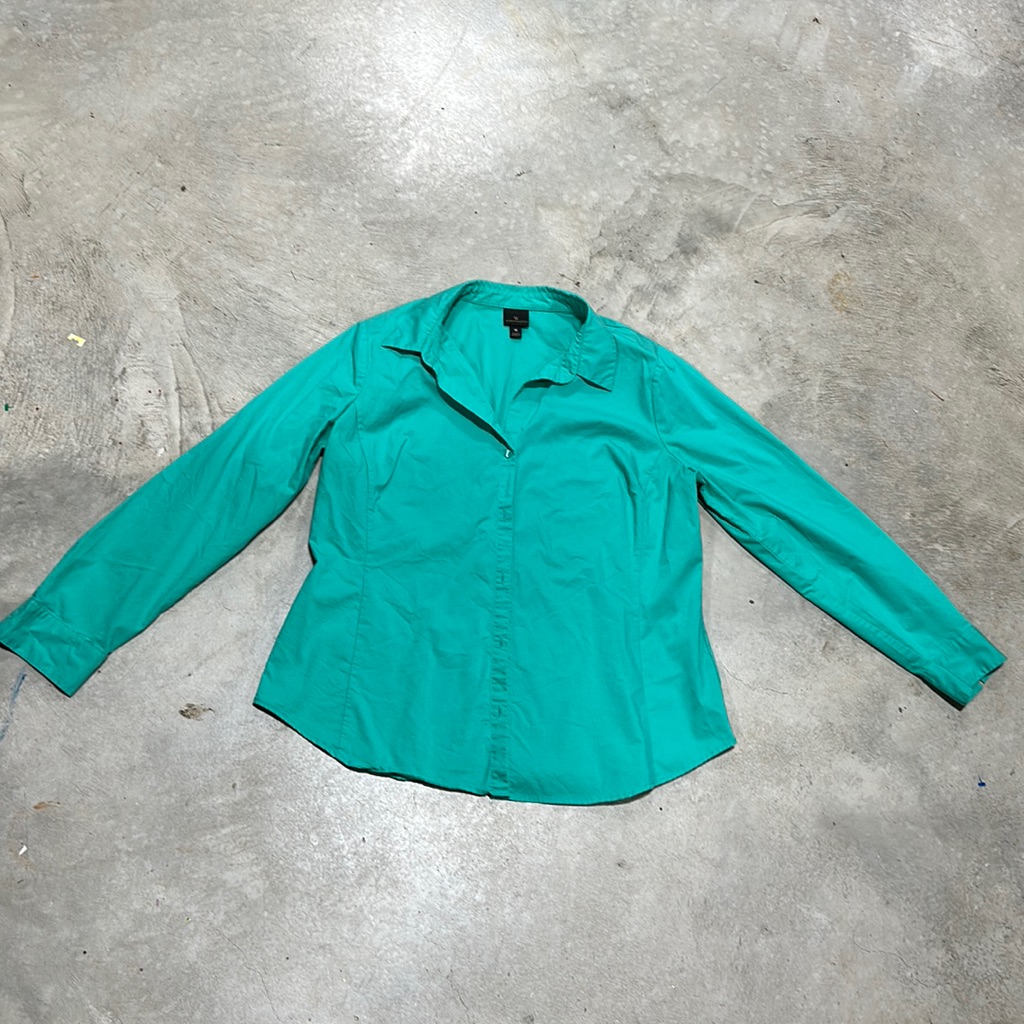 Light Green Button Front Top  Size 16  Worthington Brand  Z49